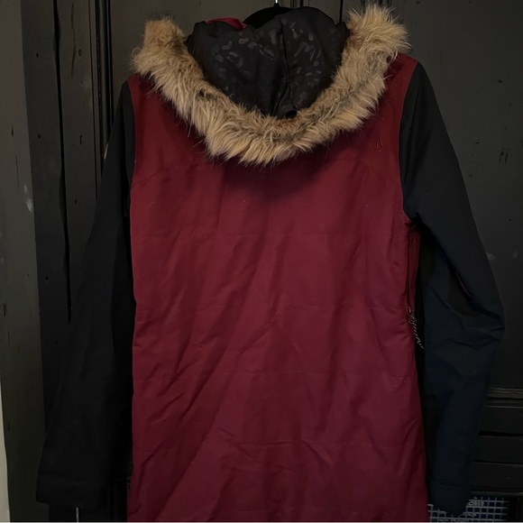 Volcom Women's Fawn Insulated Jacket, Size M, Scarlet - Picture 7 of 10